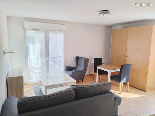 À louer : Grand studio meublé de 32 m² à Foix