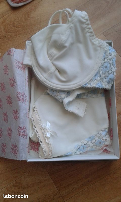 Ensemble lingerie neuf (image 1)