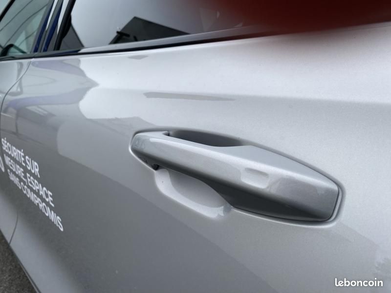 Volvo V60 B3 163ch Plus Style Dark DCT 7 (image 13)