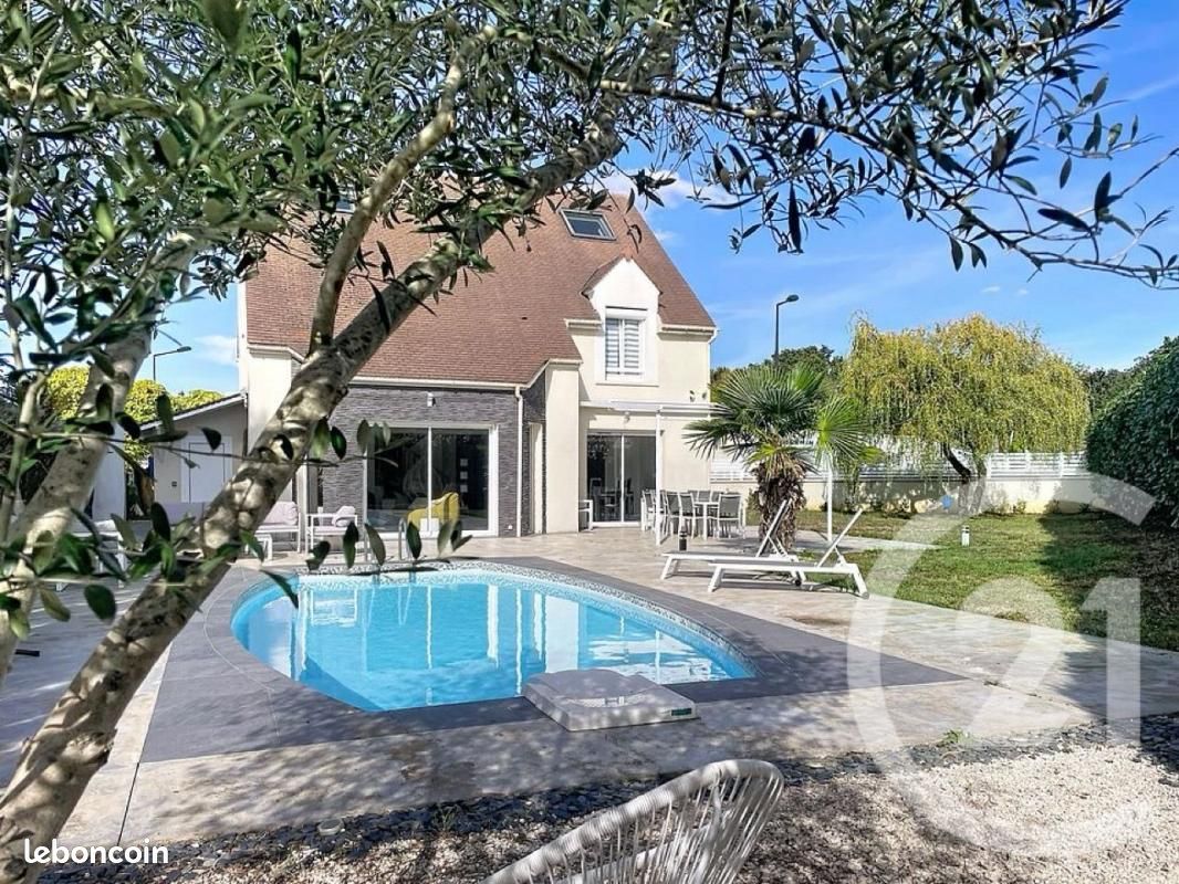Maison 8 pièces 165 m² · à La Queue-en-Brie · 165 m² · 650 000 €