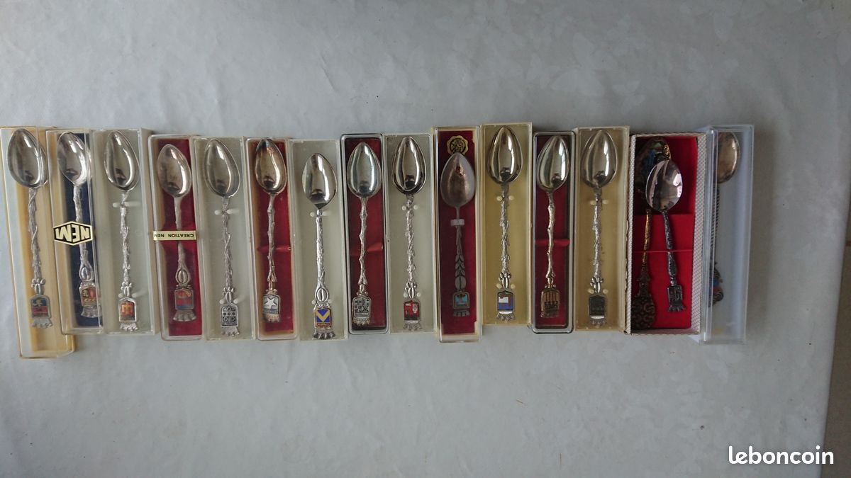 Joli lot 6 Cuillères + 6 fourchettes métal argenté CHRISTOFLE modèle CLUNY