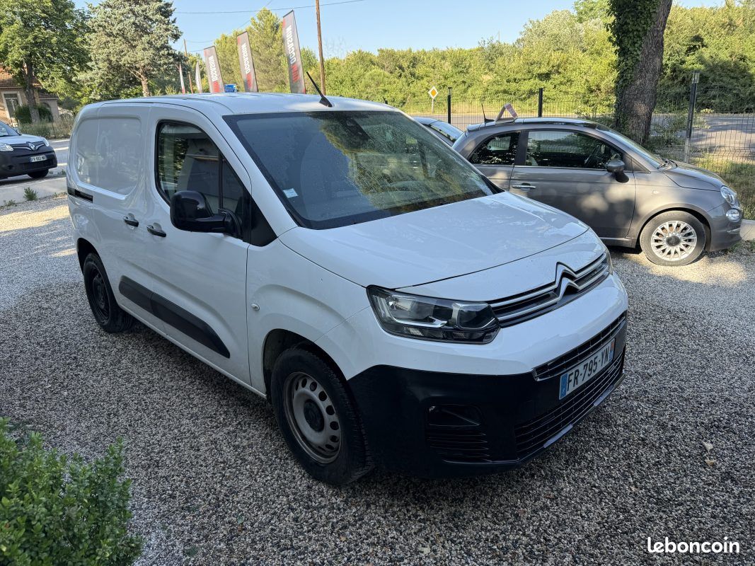 Citroen berlingo m 1.5 blue hdi 100 car play grip mode caméra 3 places 2020 (image 6)