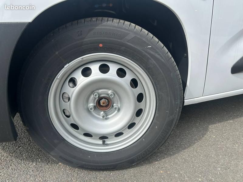Toyota PROACE CITY Medium Electric 136ch 50 kWh Start Confort 3P MY25 (image 16)