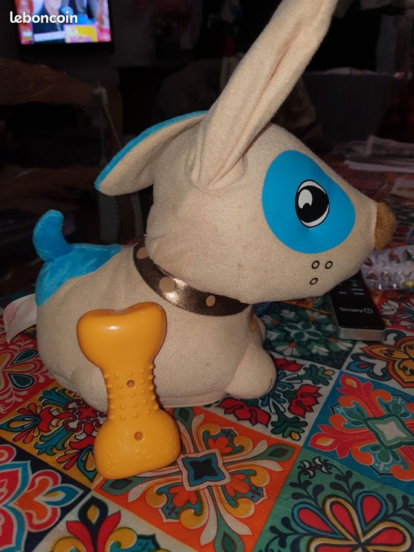 Chien animé avec os (image 3)