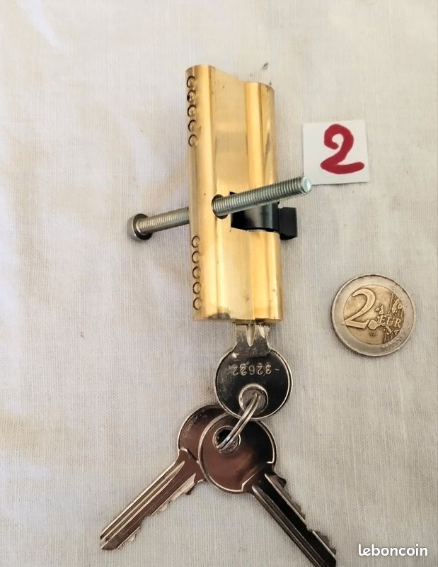 Cylindre de porte đȘ2ïžâŁ (image 1)
