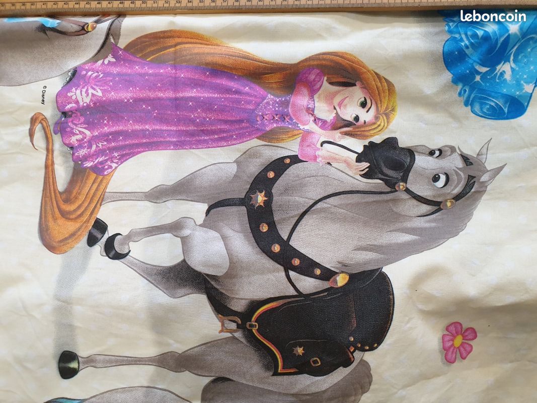 Tissu Disney princesses chevaux 17m (image 2)
