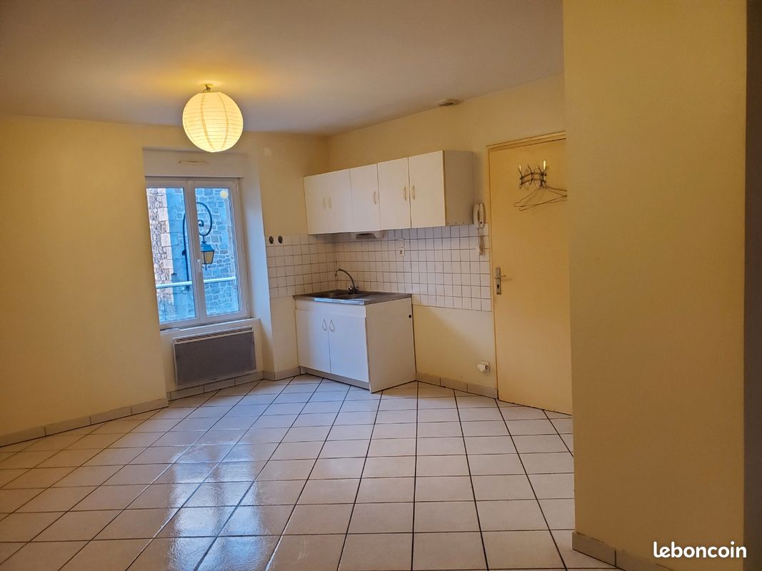 Appartement 3 pièces 60 m² · à Saint-Germain-en-Coglès · 60 m² · 420 €