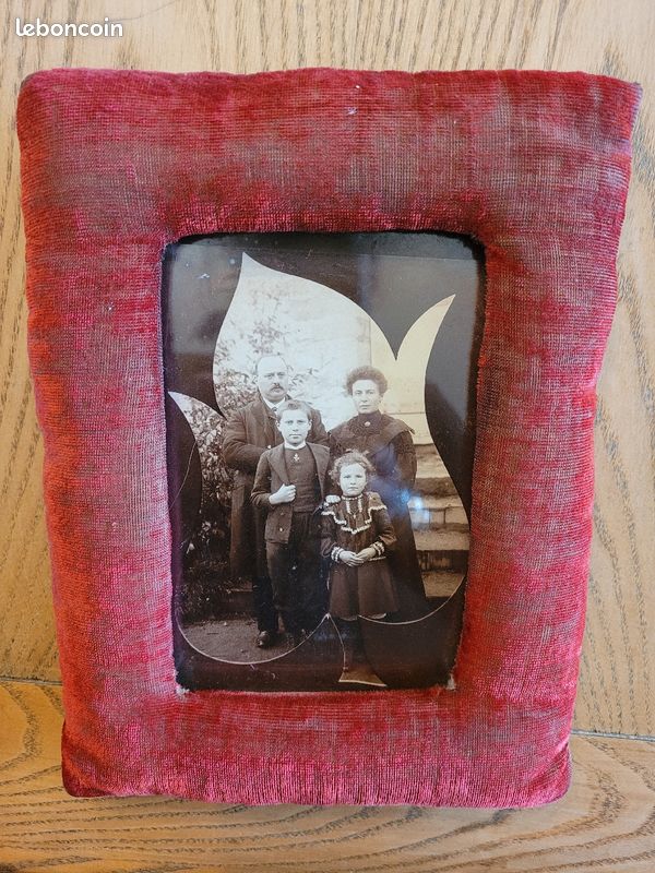 Cadre photo ancien en velours avec photo de famille (image 3)