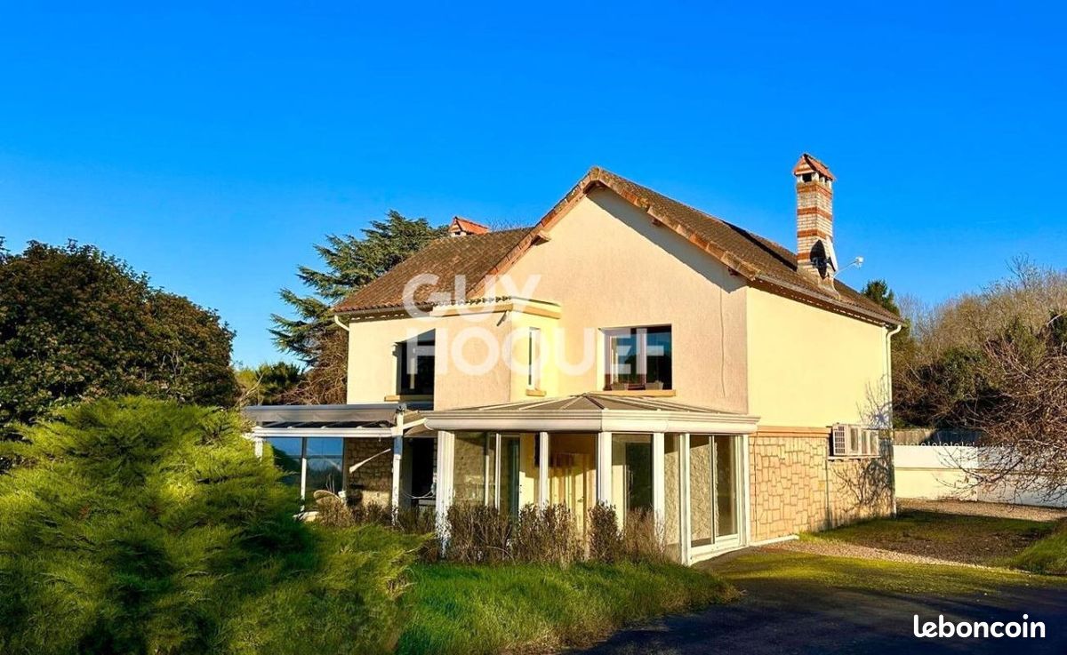 Maison 8 pièces 175 m² · à Jaunay-Marigny · 175 m² · 272 000 €