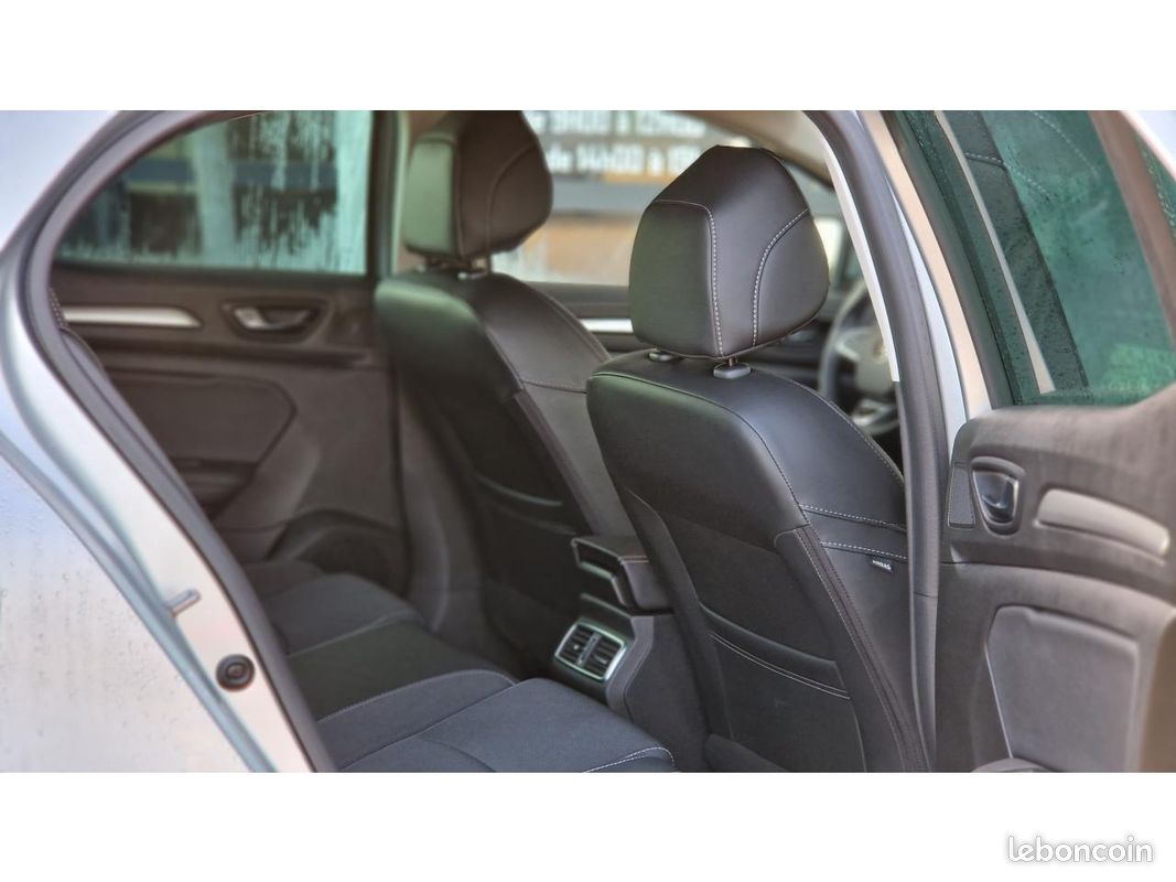 RENAULT MEGANE Mégane 1.5 Blue dCi - 115 2023 IV BERLINE Evolution PHASE 2 (image 29)