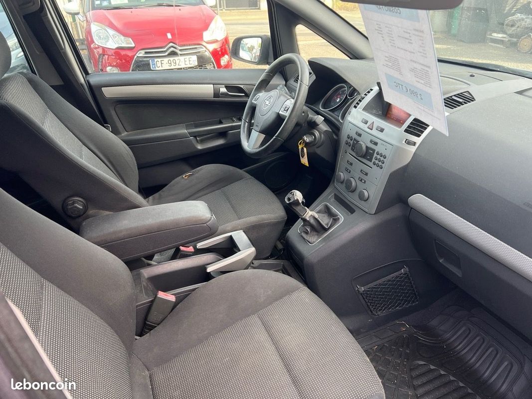 Opel ZAFIRA 1.9 CDTI120 COSMO 7 PLACES (image 6)