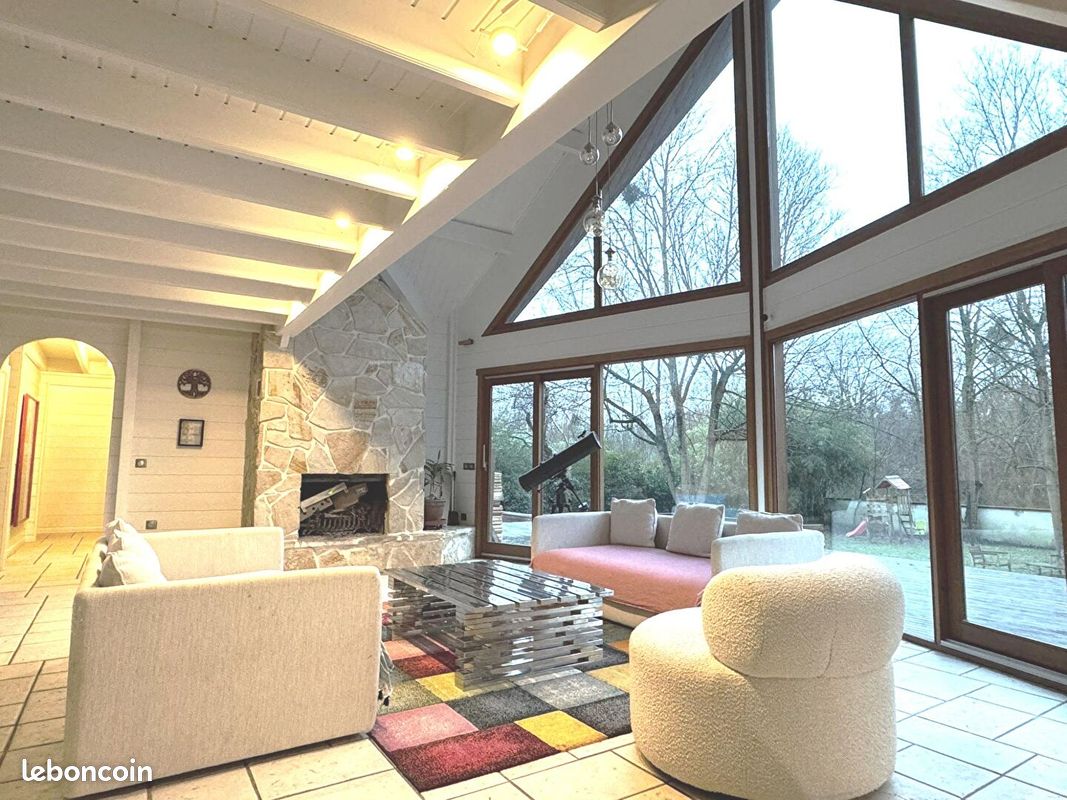 Maison 6 pièces 205 m² · à Chelles · 205 m² · 899 000 €