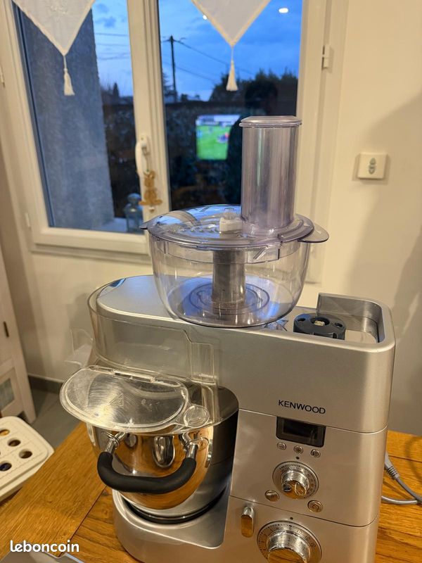 Robot multifonction Kenwood KW070 (image 5)