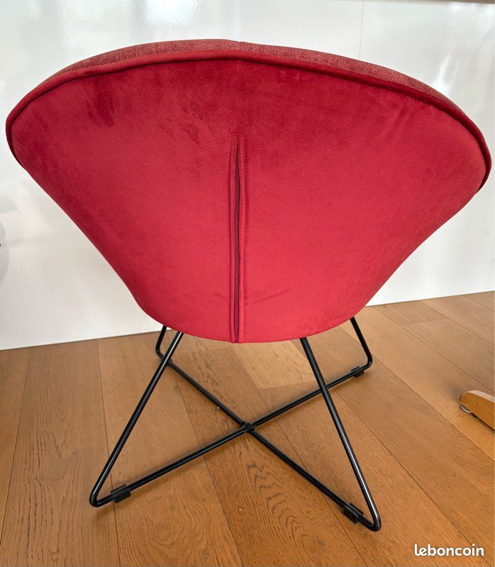 Paire de fauteuils en velours rouge (image 2)