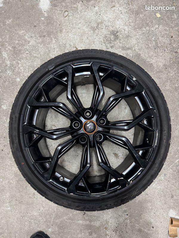 1 jantes Mégane 4 RS (image 1)