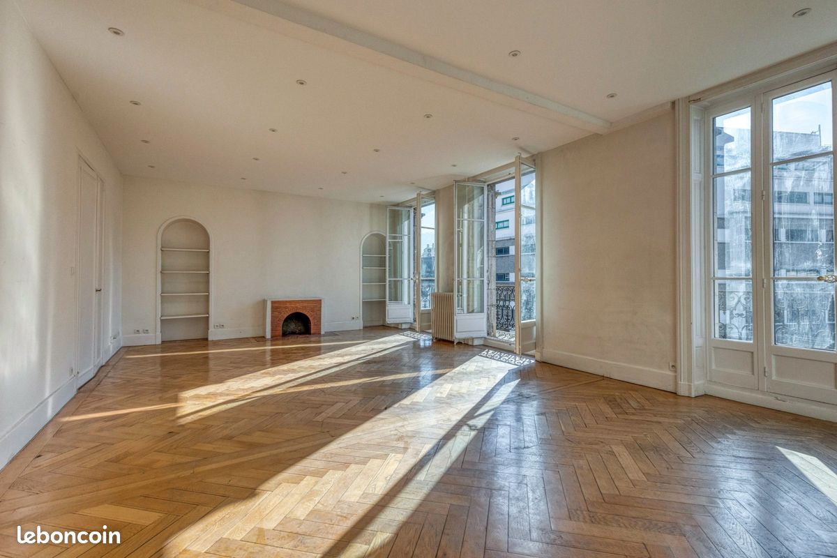 Appartement 4 pièces 142 m² · à Grenoble · 142 m² · 367 500 €