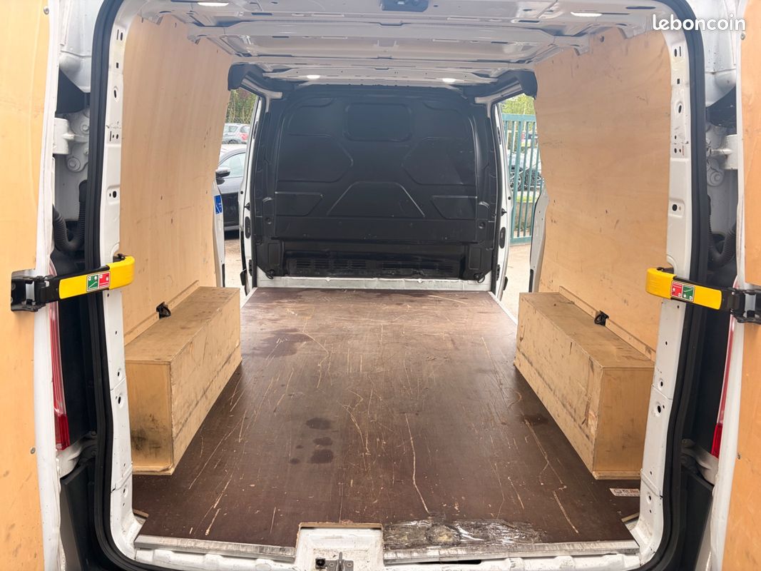 FORD TRANSIT 2.0 TDCI 140cv L2H1 Limited 1er main Bva (image 14)