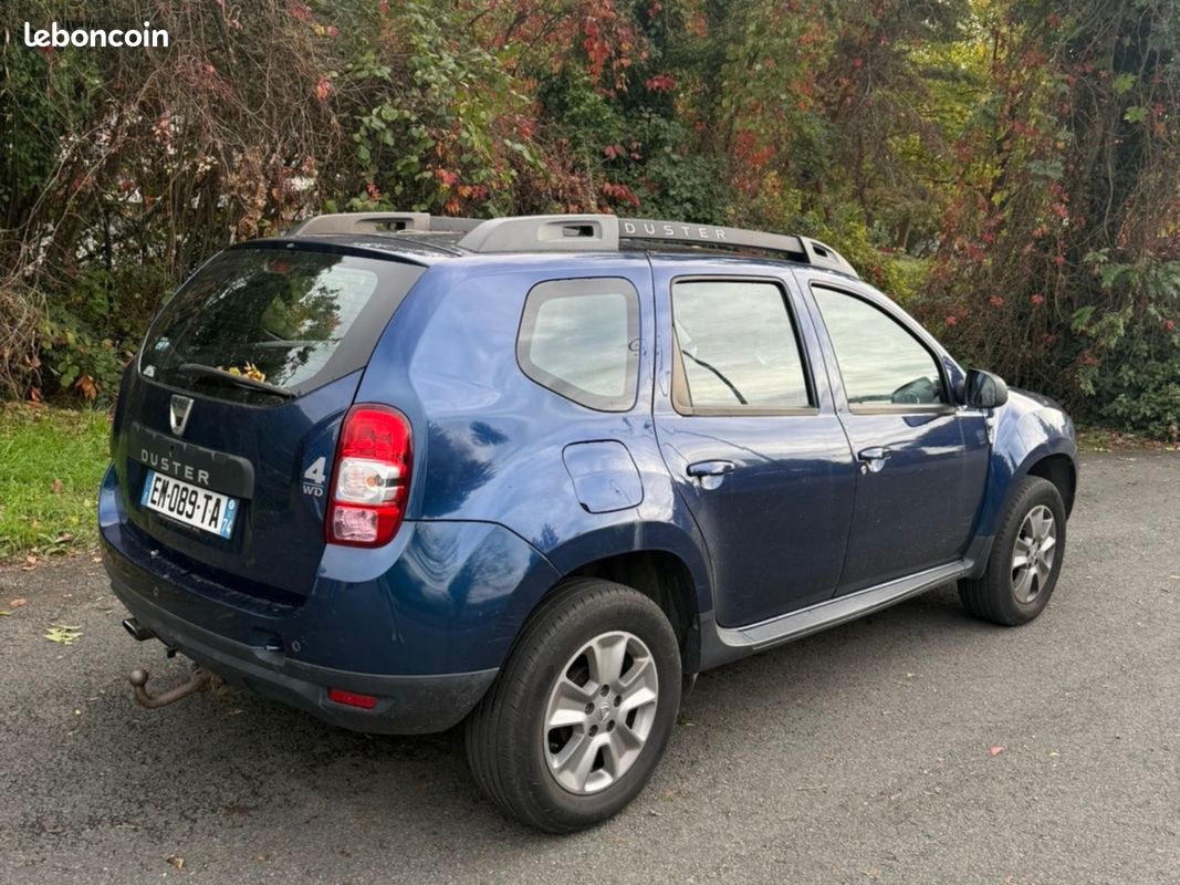 DACIA DUSTER 1.2 TCe 125 CH LAURÉATE PLUS 4X4 (image 2)