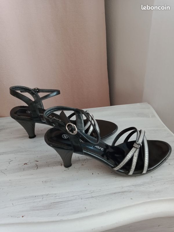 Sinequanone Sandales ArgentÃ©es Chaussea Tongs Femme Chaussea