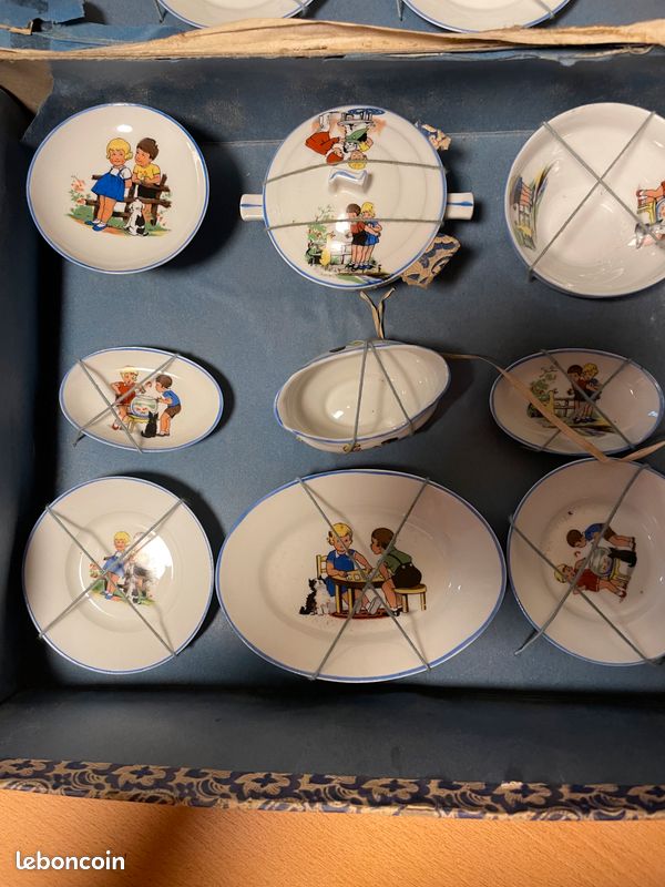 Lot De Dinettes Anciennes Pour Enfants - Plastique - Fabrication Française