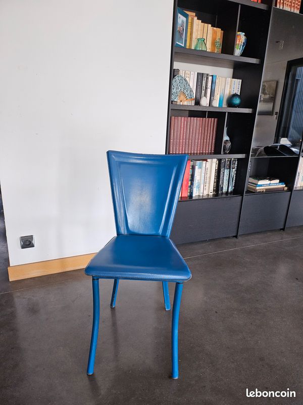 Vente ameublement-lot de 4 chaises +1 offerte (image 1)
