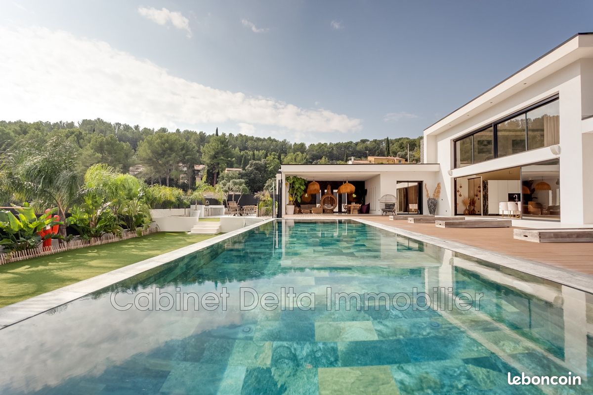 Maison 6 pièces 195 m² · à Bandol · 195 m² · 2 480 000 €