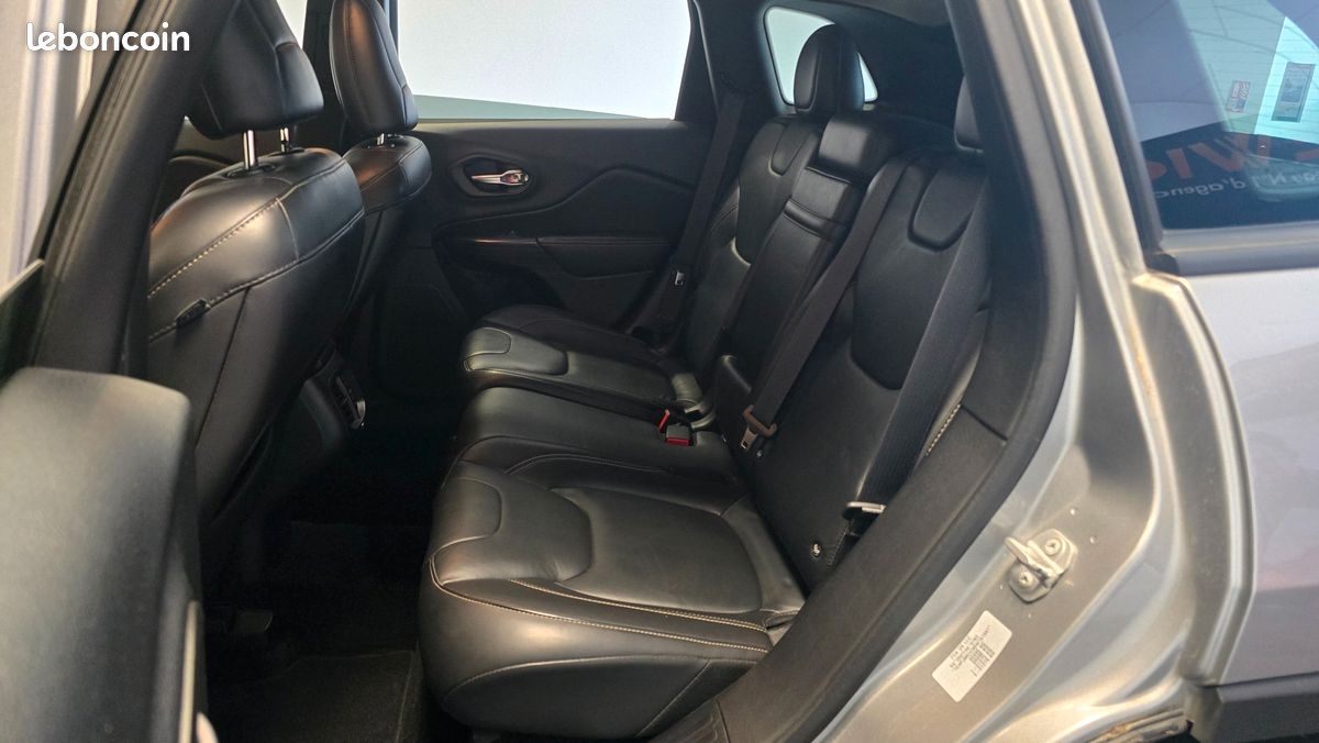 JEEP CHEROKEE 2.2 CRD 200 75EME ANNIVERSAIRE AWD ACTIVE-DRIVE BVA6 + ATTELAGe (image 13)