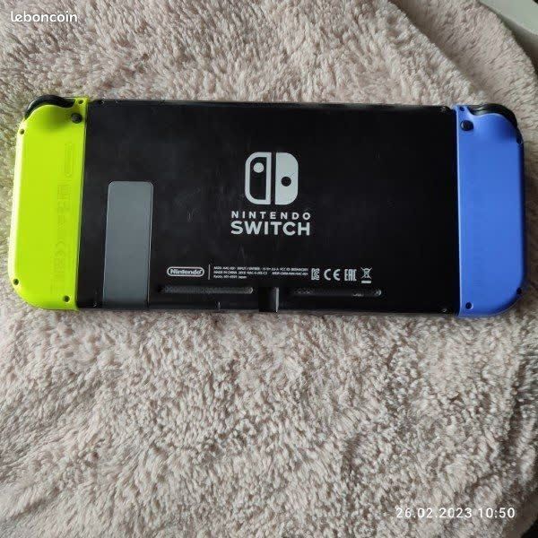 Nintendo Switch (image 2)