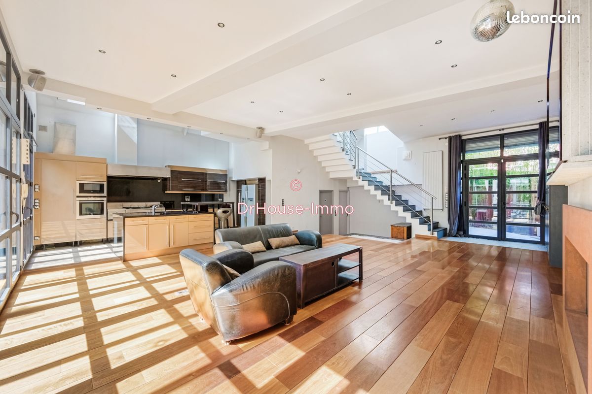 Maison 6 pièces 223 m² · à Les Lilas · 223 m² · 1 399 000 €
