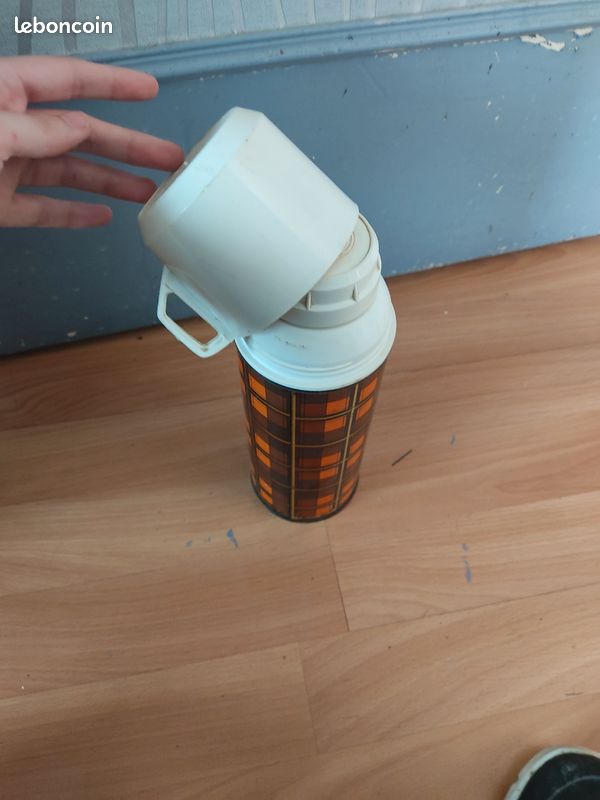 Bouteille isotherme vintage de la marque Thermos (image 3)