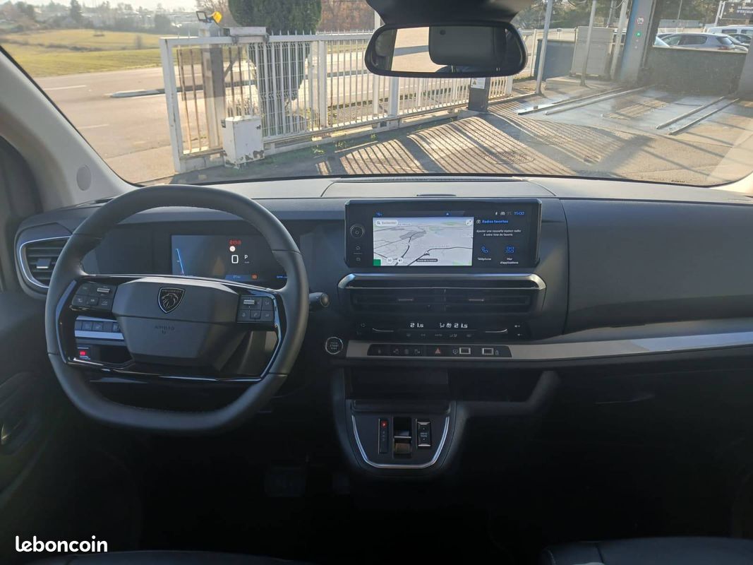 PEUGEOT Traveller M BlueHDi 180ch S&S EAT8 Business Pack (image 8)