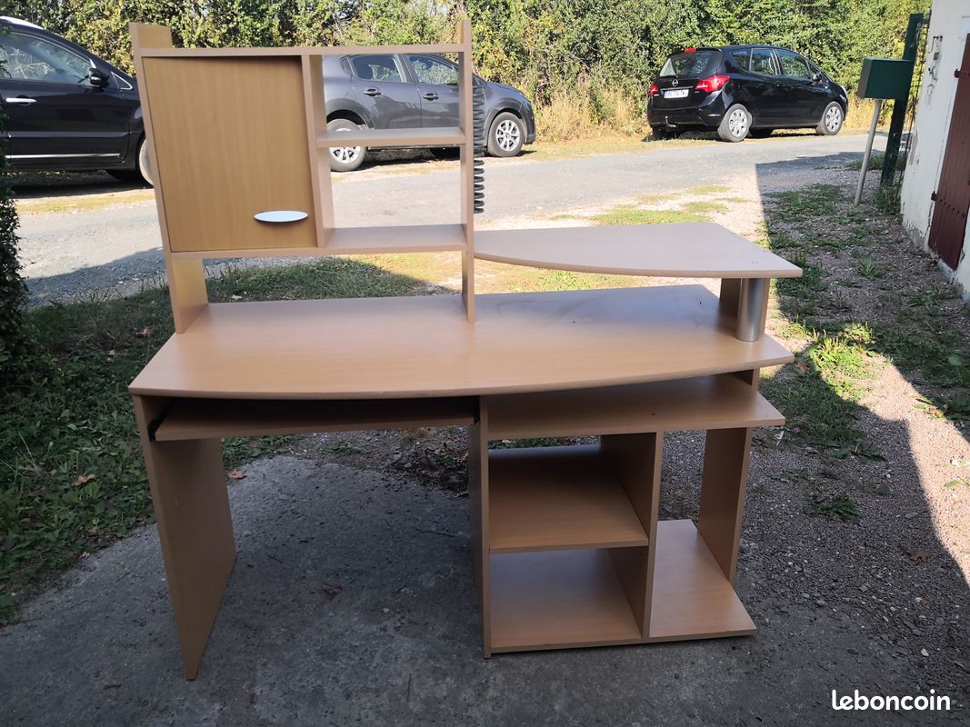 Bureau (image 2)