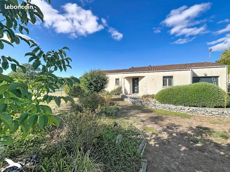 Maison 4 pièces 94 m² · à Pont-l'Abbé-d'Arnoult · 94 m² · 249 900 €