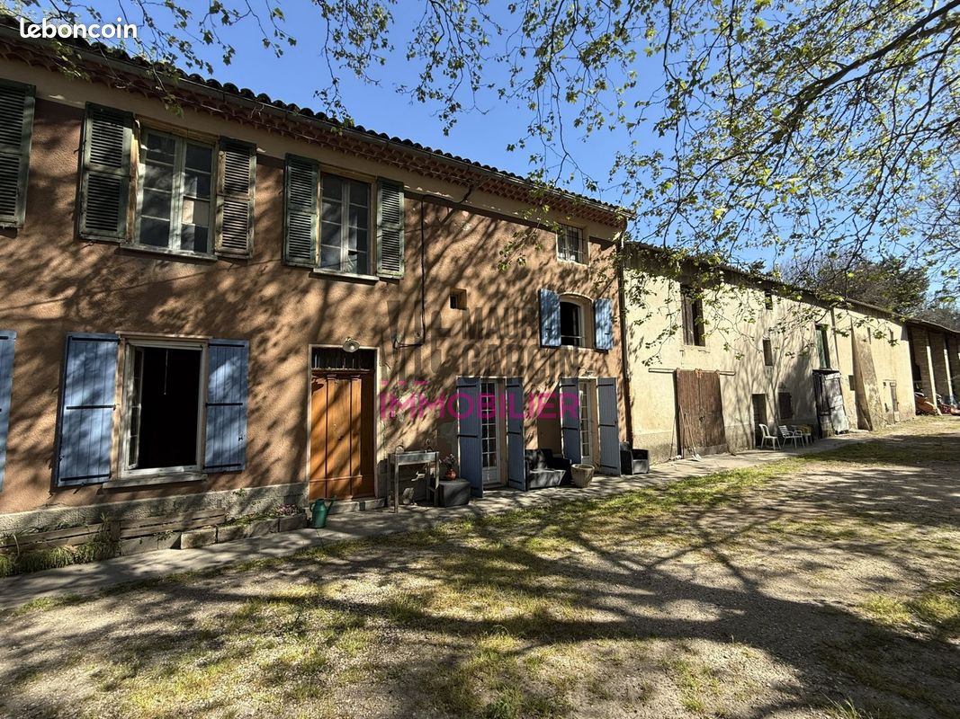 Maison 6 pièces 196 m² · à Le Pontet · 196 m² · 485 000 €