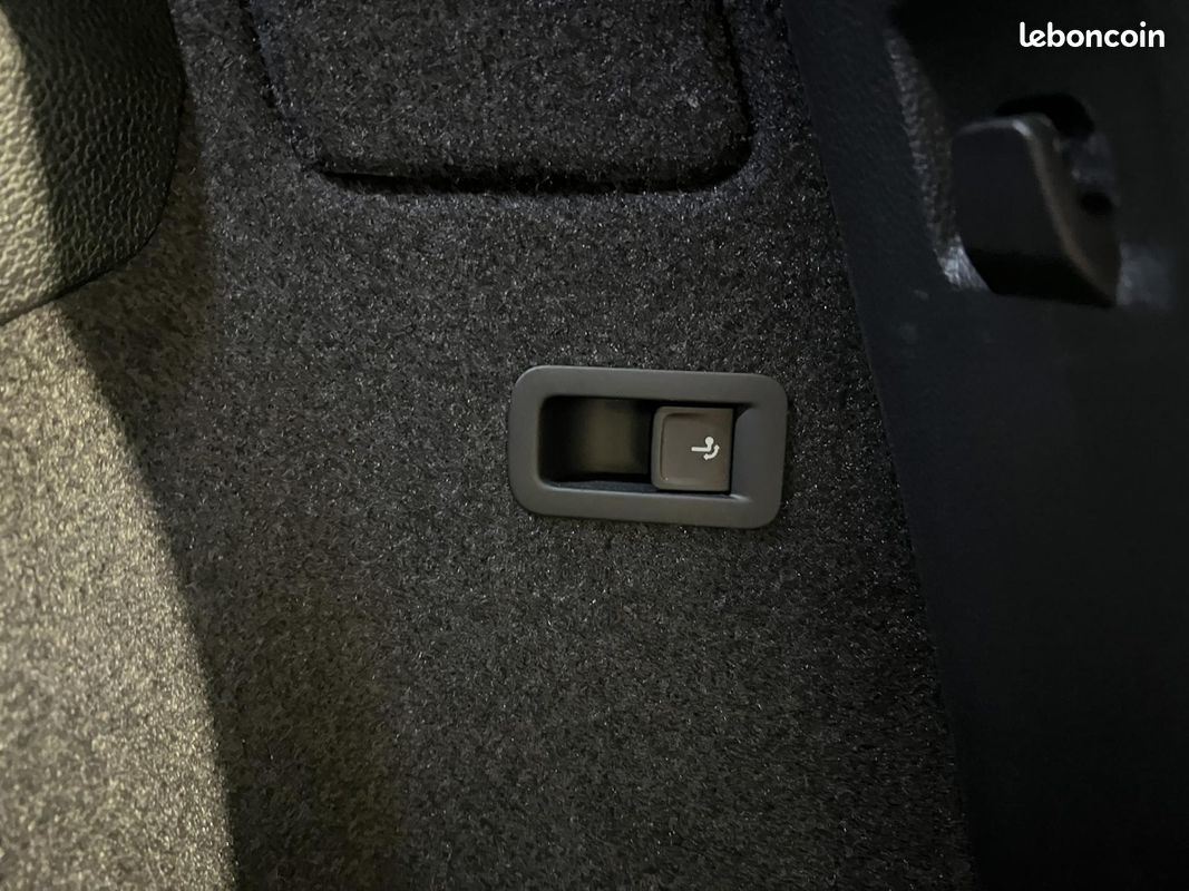 SKODA KAROQ 2.0 TDI 150 ch SCR 4x4 DSG7 Style (image 20)