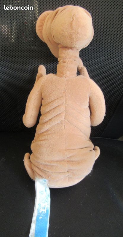 ET Extra Terrestrial Plush Stuffed Toy Vintage Universal Studios 8 Inch Flaw