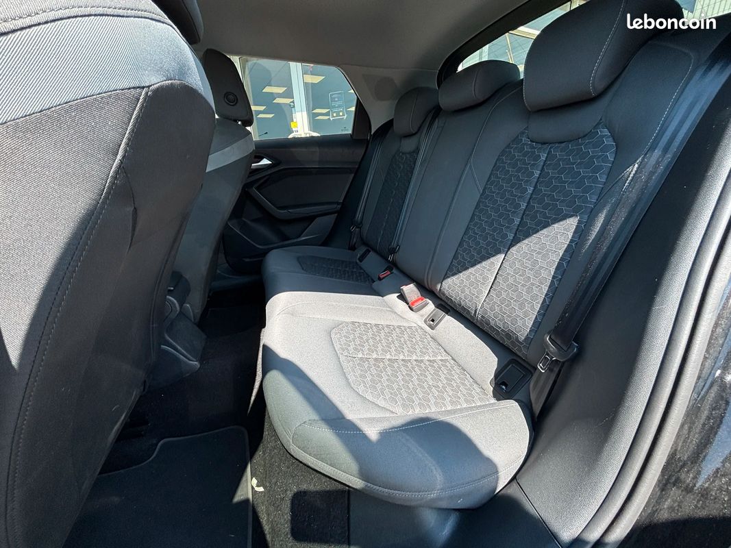 Audi A1 SPORTBACK 25 TFSI Advanced GARANTIE AUDI 2028/SIEGES CHAUFFANT/APPLE CAR PLAY/PACK DESIGN NOIR (image 12)