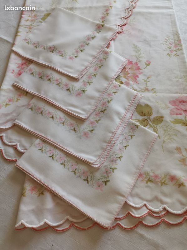 Nappe blanche fleurie rose et verte (image 6)