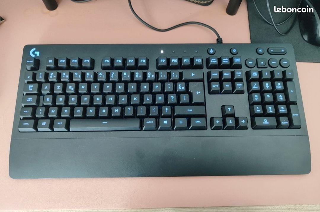 Stock Bureau - LOGITECH G213 PRODIGY Clavier Gaming AZERTY - Noir