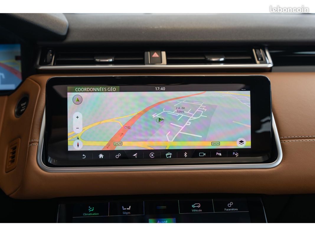 LAND ROVER RANGE ROVER VELAR 3.0 V6 D300 - BVA R-Dynamic HSE (image 22)