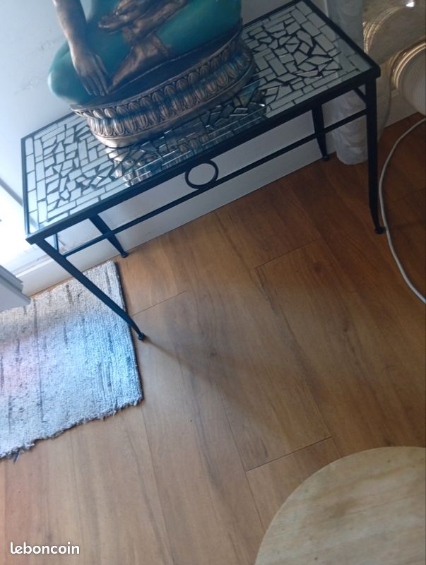 Table (image 1)