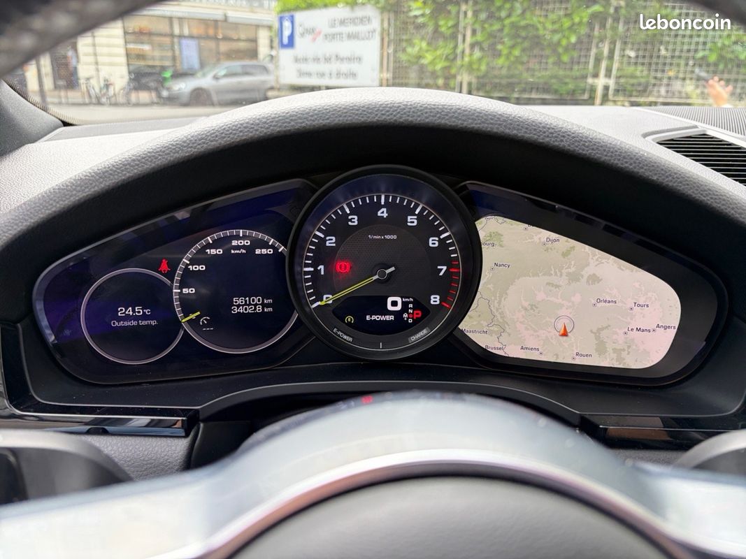 PORSCHE CAYENNE E-Hybrid 3.0 V6 462 ch Tiptronic BVA - FULL OPTIONS - RIEN A PREVOIR - ENTRETIEN A JOUR - PACK CHRON (image 17)