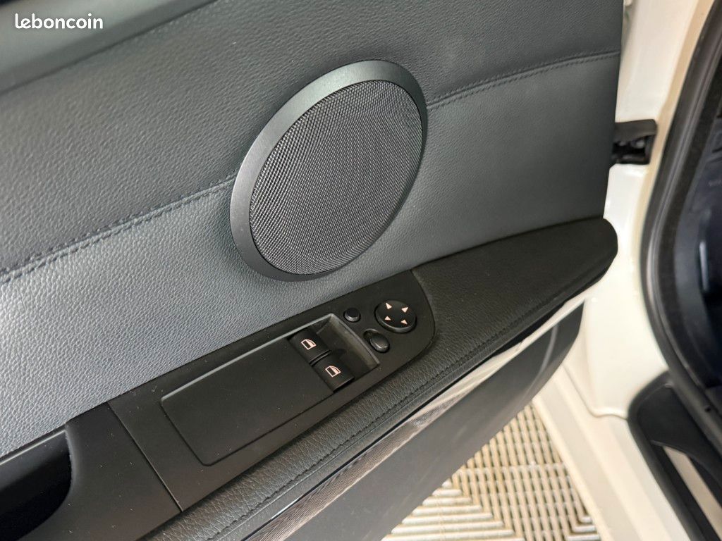 BMW Série 3 Coupé 320d 177ch Luxe BVM6 (E92) (image 19)