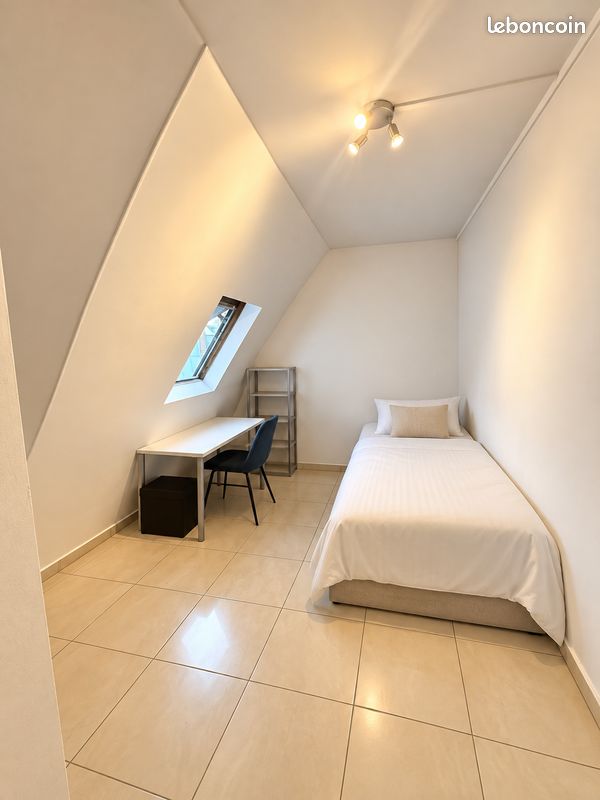 Appartement 1 pièce 12 m² · à Paris · 12 m² · 550 €/mois