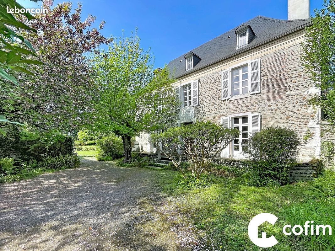 Maison 7 pièces 260 m² · à Serres-Castet · 260 m² · 499 000 €