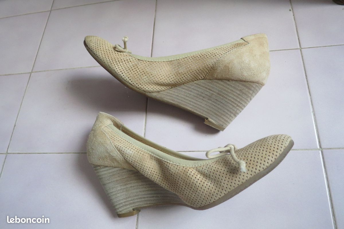2076 :Escarpins beige T40 San Marina mpc6 (image 7)