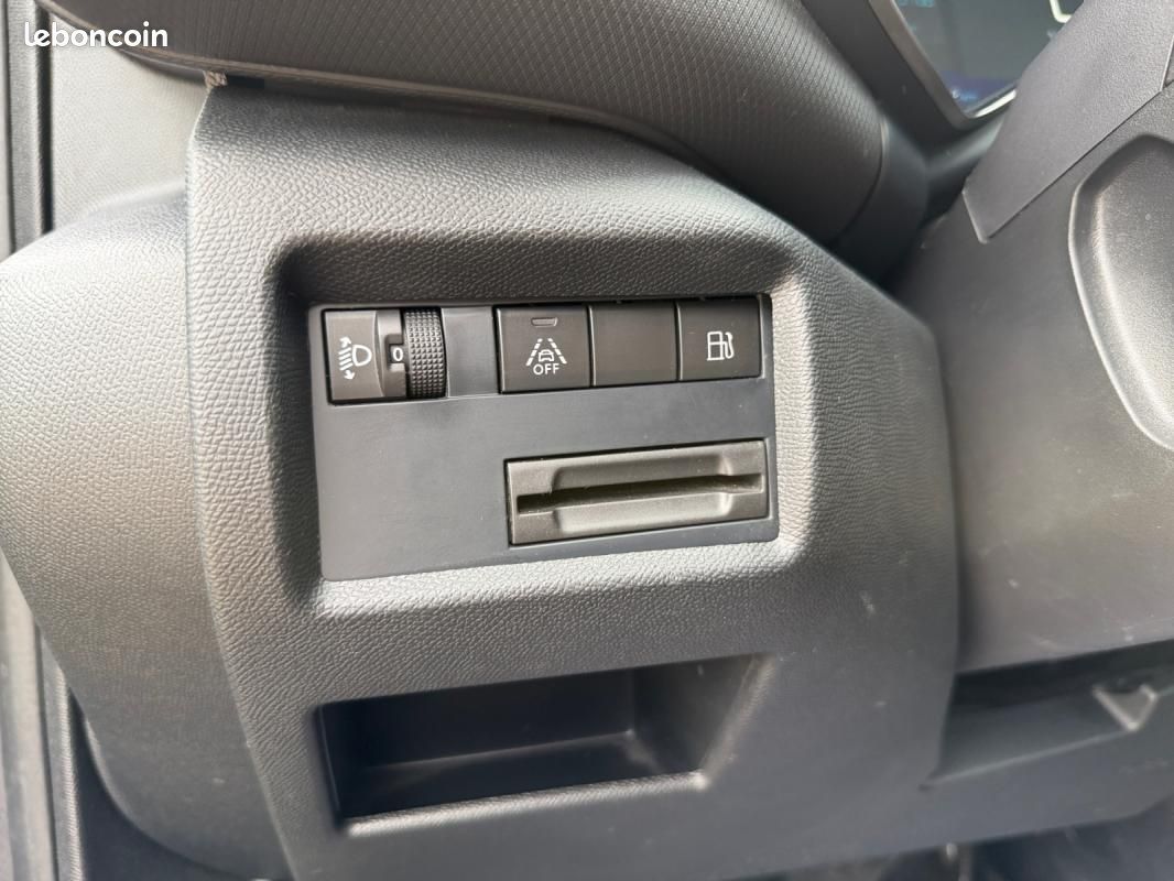 Citroën C5 Aircross (2) 1.6 HYBRIDE RECHARGEABLE 180 FEEL E-EAT8 (image 30)
