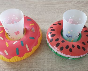 Lot de 12 flotteurs gonflables réutilisables et légers avec 1 pompe à air pour piscine, fête, jacuzzi, lacs, océans pour garçons, filles, adultes, piscine d'été (ananas