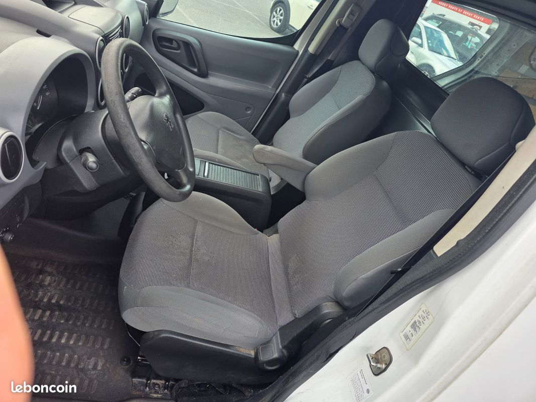 Peugeot Partner 1.6 HDI 90CV FAIBLE KILO (image 10)