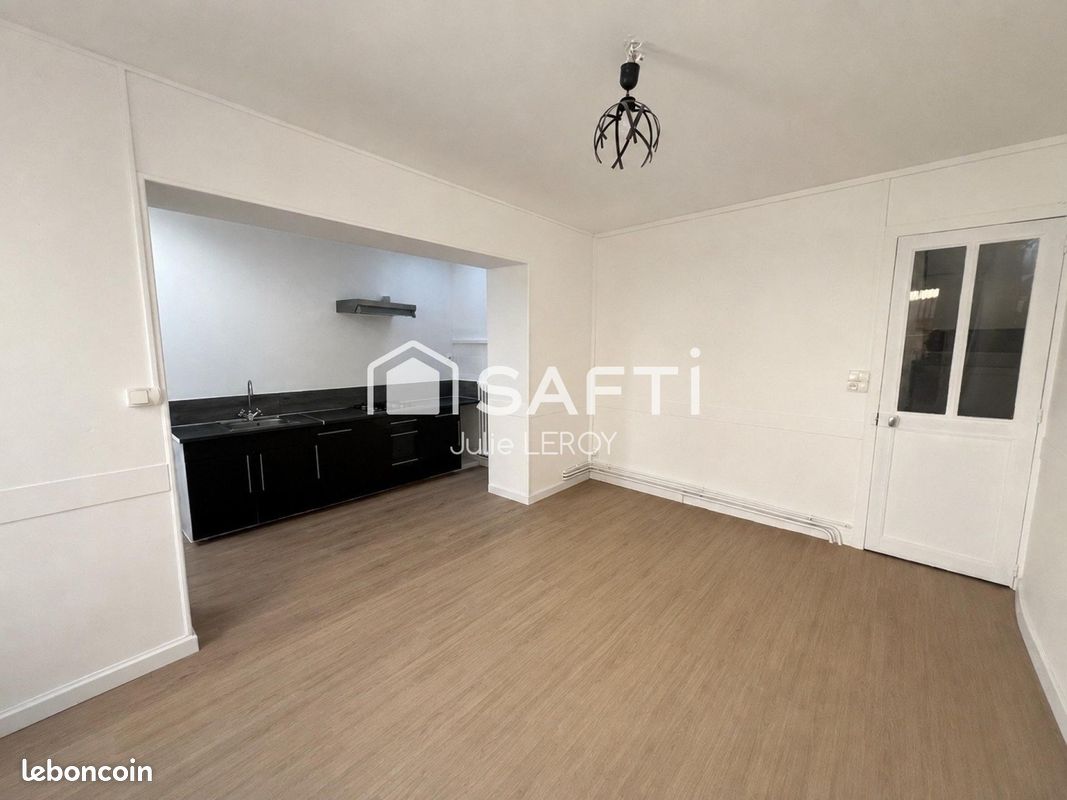 Maison 6 pièces 123 m² · à Loué · 123 m² · 754 €